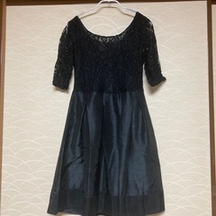 黒のレース　パーティドレス