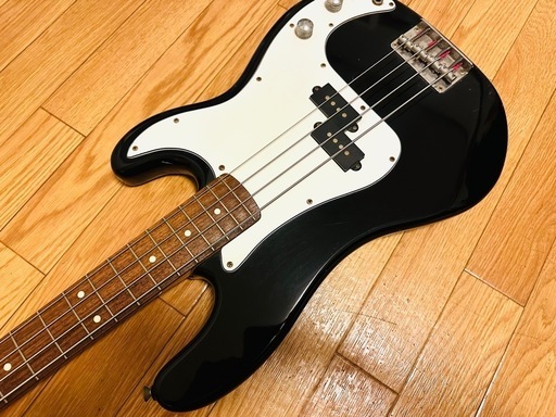 Squier by Fender Silver Series Precision Bass