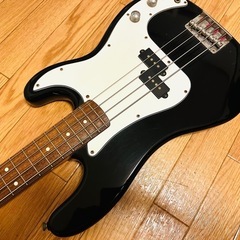 Squier by Fender Silver Series Precision Bassの画像