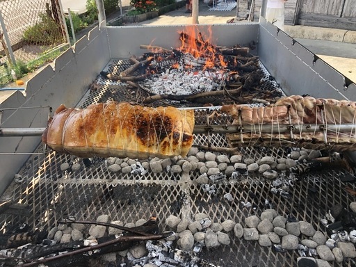 キッチンカー　チキン丸焼き