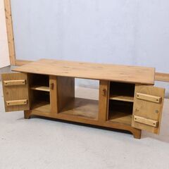 enfant(アンファン)のパイン無垢材 ローボードです。アンティーク加工
