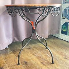 家具 生活家具 アンティークラウンドテーブル　ブラウン×ブラックの画像