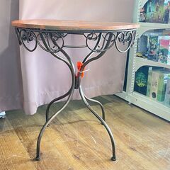 家具 生活家具 アンティークラウンドテーブル　ブラウン×ブラックの画像