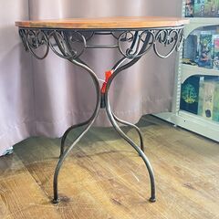 家具 生活家具 アンティークラウンドテーブル　ブラウン×ブラックの画像