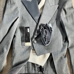 オペラなど発表会用のタキシードの画像