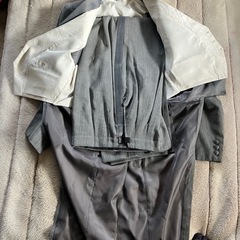 オペラなど発表会用のタキシードの画像