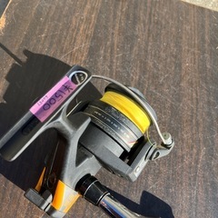 シマノ リール 釣具　スピニング　 釣り道具 海釣りなどに　 の画像