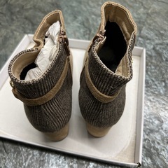 新品未使用ショートブーツの画像