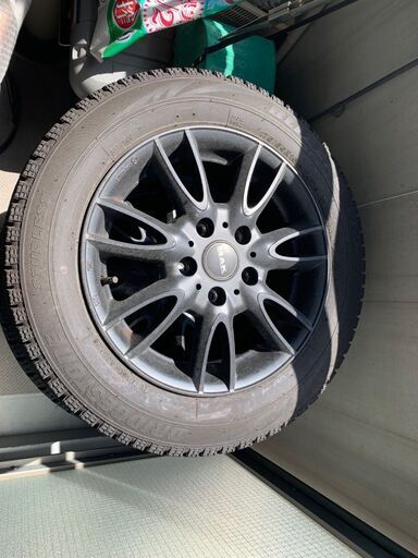 ブリジストン　スタッドレスタイヤ　175/65R15 84Q