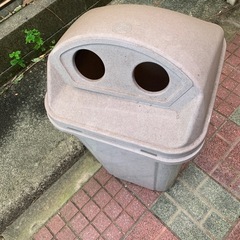 ゴミ箱ジュースゴミ箱の画像
