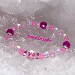 アゲハ ピンク 彫り 水晶 バタフライ ラズベリーカラー カルセドニー 天然石 蝶々ブレスレットの画像
