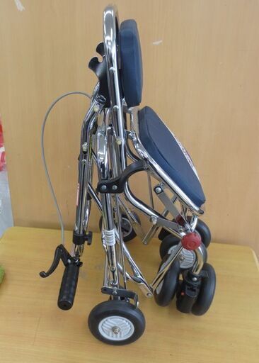 幸和製作所 ニューウォーキングSSS（スリーエス）611 スミクロ ブレーキ付き シルバーカー 折りたたみ コンパクト 札幌 北20条店