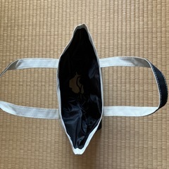 手提げバックの画像
