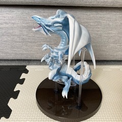 遊戯王　ブルーアイズ　フィギュアの画像