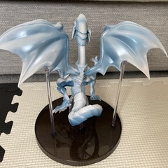 遊戯王　ブルーアイズ　フィギュアの画像