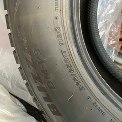 BRIDGESTONE スタッドレスタイヤバリ溝　22年製！！　ランクル・ハイラックス等SUV車　　の画像