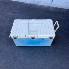 ダイワ　クーラーボックス　35L
