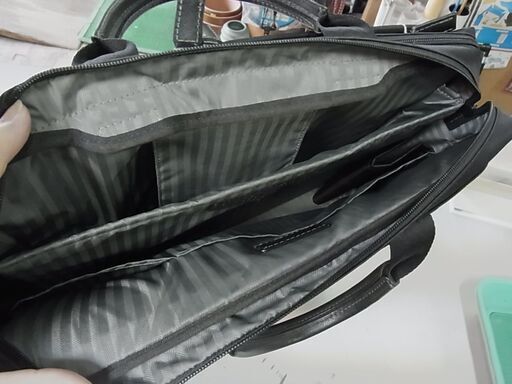 セール中につき、通常特価7,678円より20％引きの6,142円!　samsonite　サムソナイト　ビジネスバッグ　黒　ブラック　ナイロン製　鞄　通勤カバン
