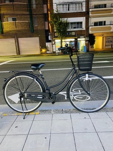 ピカピカ美品の中古自転車。タイヤやカゴ、足回りの細かい部品、ブレーキワイヤーなど新品に交換してますが、他のメーカーのママチャリより足回りが弱いので、安くで掲載してます。27インチです！