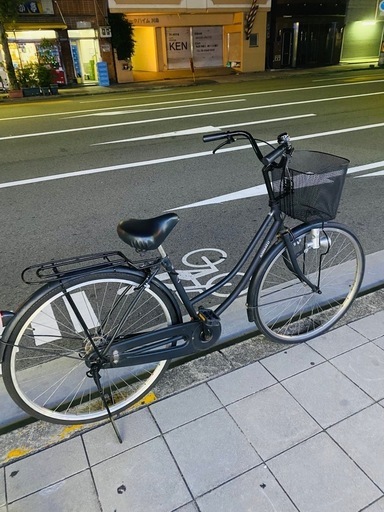 ピカピカ美品の中古自転車。タイヤやカゴ、足回りの細かい部品、ブレーキワイヤーなど新品に交換してますが、他のメーカーのママチャリより足回