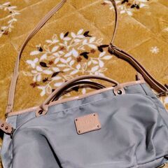 レディース　ショルダーバッグ　ほぼ新品