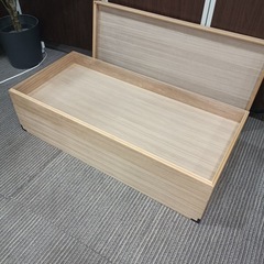 [八3114]  衣装ケース　外形寸法　908X418㎜  高さ270㎜  内寸法883x391㎜  高さ(上段)69㎜  (下段)150㎜の画像