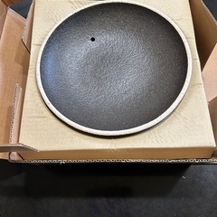 8号サイズ土鍋。新品。３人用で内側フッ素加工直径約25㌢は鍋の深さ9.5㌢の画像