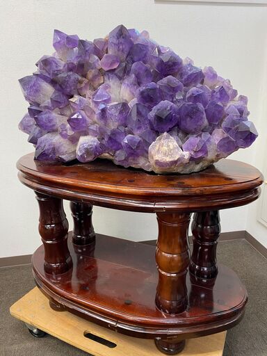 天然石　原石124㎏【アメジスト】1品限り　置物　特大サイズ　専用台込み