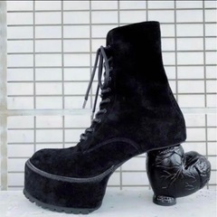 艶めく鼓動のレースアップブーツ 艶めく鼓動のレースアップブーツ