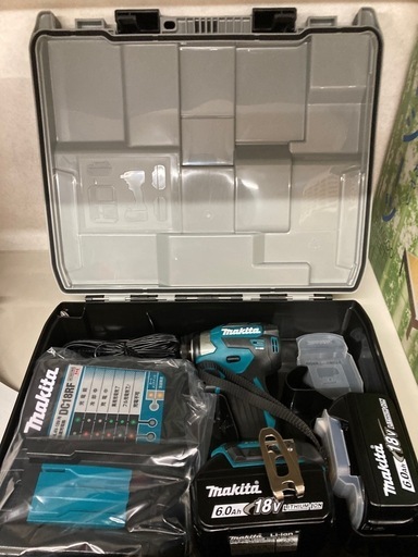 マキタ(Makita) 可変速 充電式インパクトドライバ（青） 18V6Ah バッテリ2本・充電器・ケース付 TD173DRGX  リサイクルショップ宮崎屋　佐土原店　24.11.8F