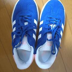 adidas　スニーカー