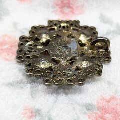 ☆ペンダントヘッド　デザイン系　縦：約4.5ｃｍ横：約4.5ｃｍ　中古品　の画像