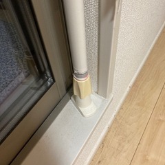 窓枠つっぱりハンガーの画像