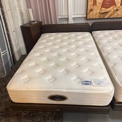 シモンズ　セミダブルベッドセット　＊一台