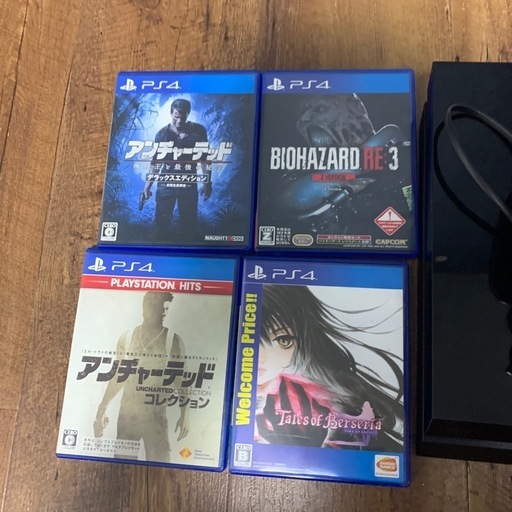 PS4本体とソフト4本です。