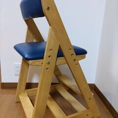 ニトリ　学習イスの画像
