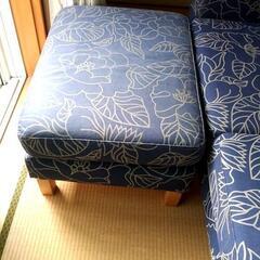 ★本日限り★IKEA  KARLSTAD/イケアカルルスタード

２人掛けソファー＋オットマンの画像