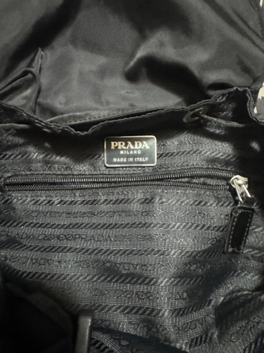 PRADAリュック美品
