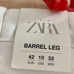ZARA バレルレッグジーンズ　XL相当　42の画像