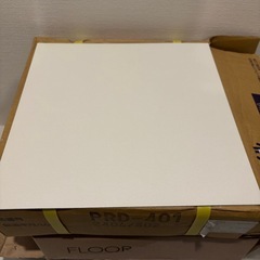 【定価¥10,200】新品！1箱50枚入り　フロアタイル Pタイル 白タイル 1箱50枚入り コンポジションビニル床タイル KTの画像