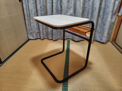 IKEA　サイドテーブル