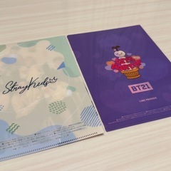 スキズ&BT21 クリアファイル　缶バッジ　PVCチャームセットの画像