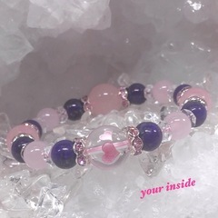 ラピスラズリ ピンク彫りハート柄水晶 天然石ブレスレットの画像