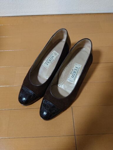 スェードパンプス FERDY