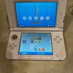  ニンテンドー3DS LL どうぶつの森バージョンの画像