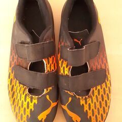 【ユーズド】PUMA サッカーシューズ　オレンジ＆黒 22cm