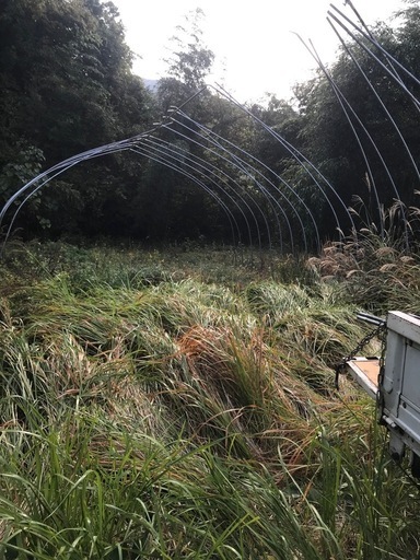 交渉中　　　
ビニールハウスのアーチパイプ