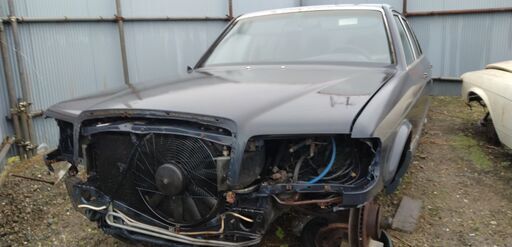 Mベンツ126-560SEL-ヨーロツパ-仕様一台丸ごと部品販売