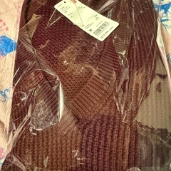 【新品】ユニクロ オーバーサイズ Vネックセーター(長袖) Mサイズの画像