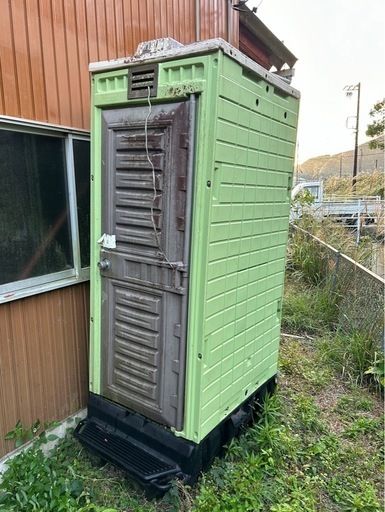 仮設トイレ